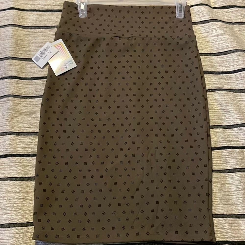 Small Lularoe Cassie